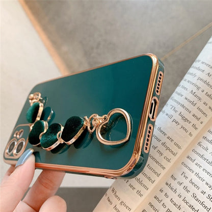 12 Pro Max Case Luxury Plated Electroplated Gold Love Heart Hand Bracelet Cover For iPhone 11 Pro Max 8Plus 7 XR XS X 12 13 Case